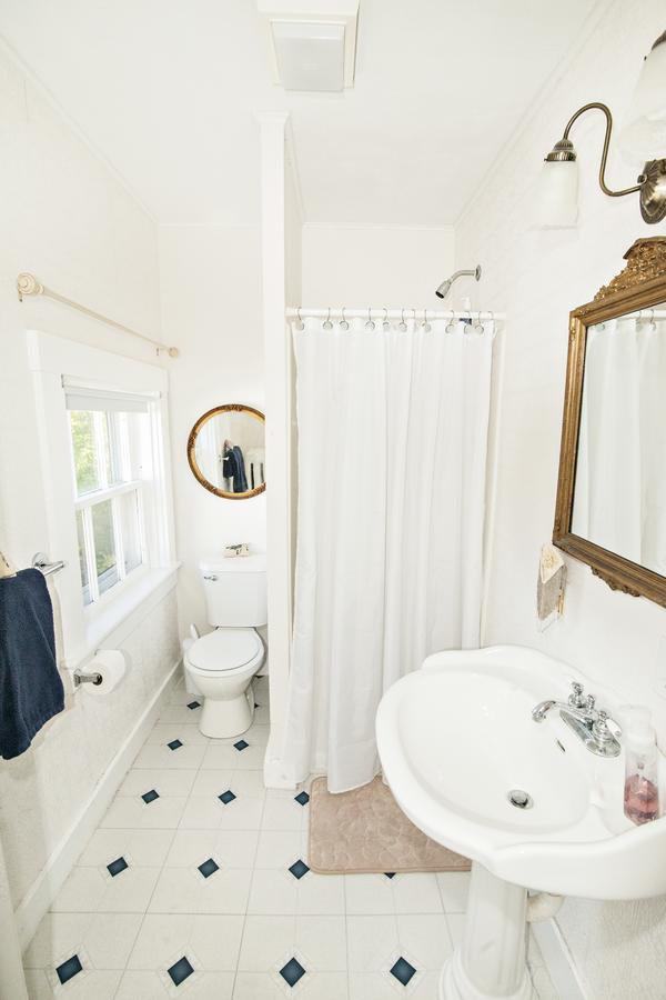 I.B. Munson House Bed & Breakfast Wallingford Exterior photo